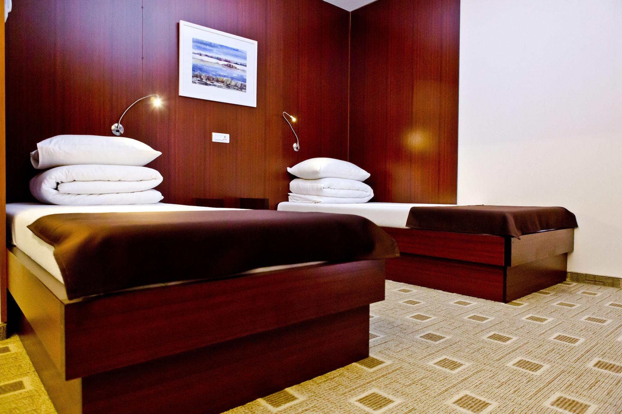 Hotel Olsi Chişinău Extérieur photo