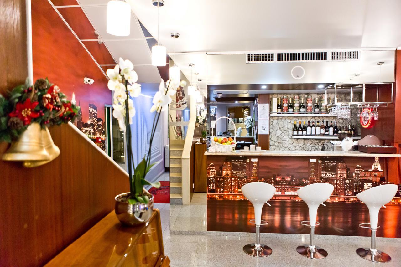 Hotel Olsi Chişinău Extérieur photo